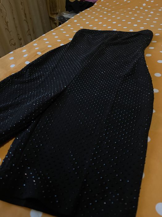 Salopeta scurta si pietre, Zara