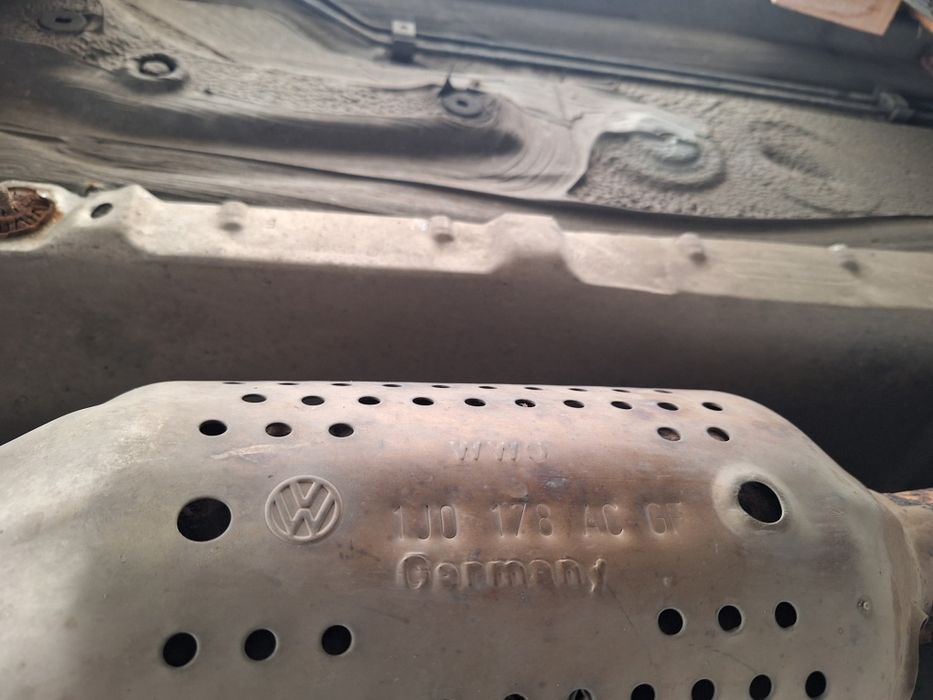 Vând telefon cu codul