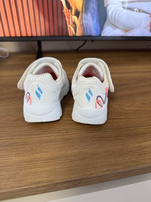 маратонки skechers 15 евро