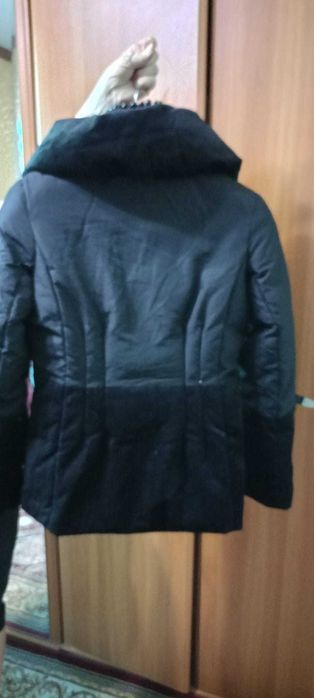 Geaca nouă neagră din Milano