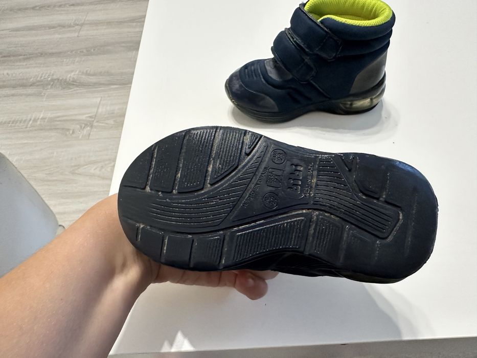 Ghetute bibi  cu luminite marimea 23