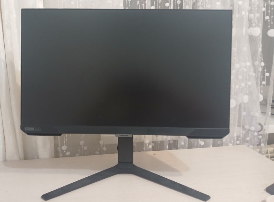 Монитор Samsung 240гц