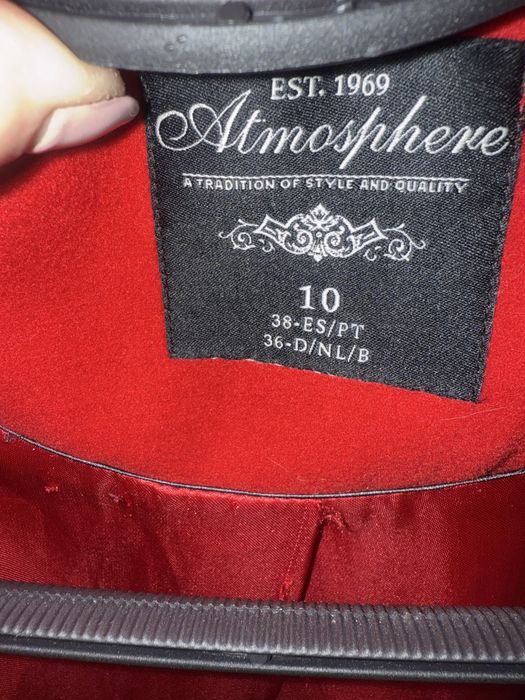 Дамско елегантно червено палто”Atmosphere”