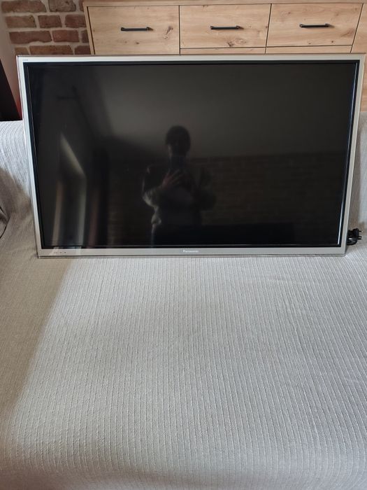 Vând tv Smart Panasonic 107 cm