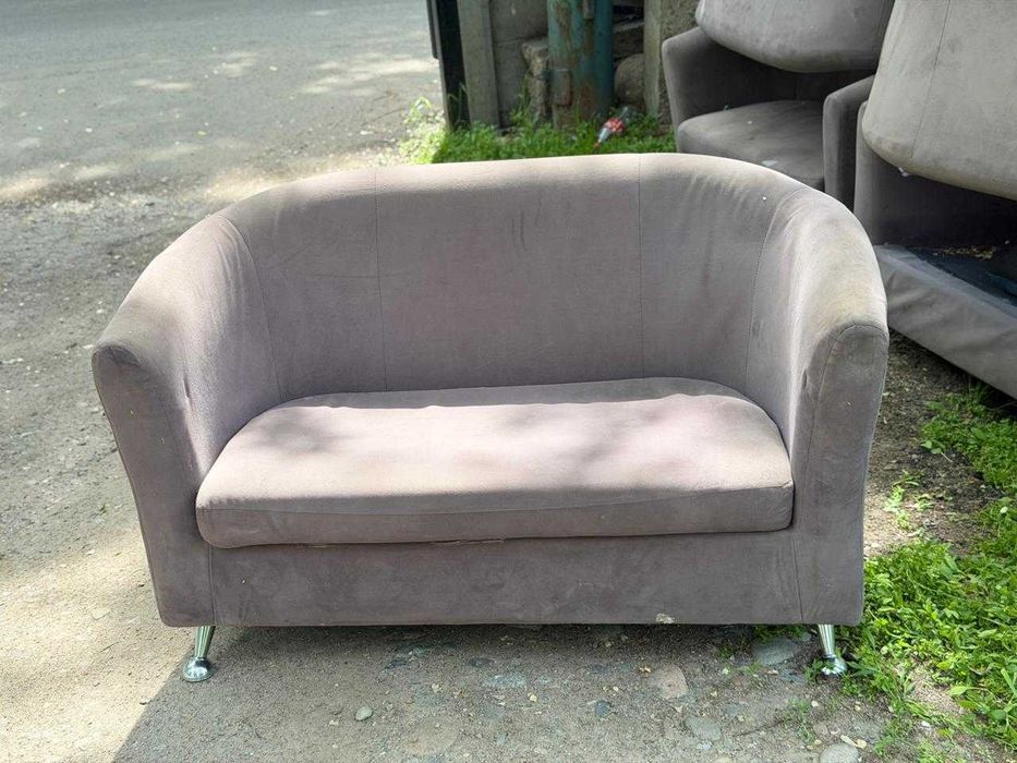 Продам диван для кафе