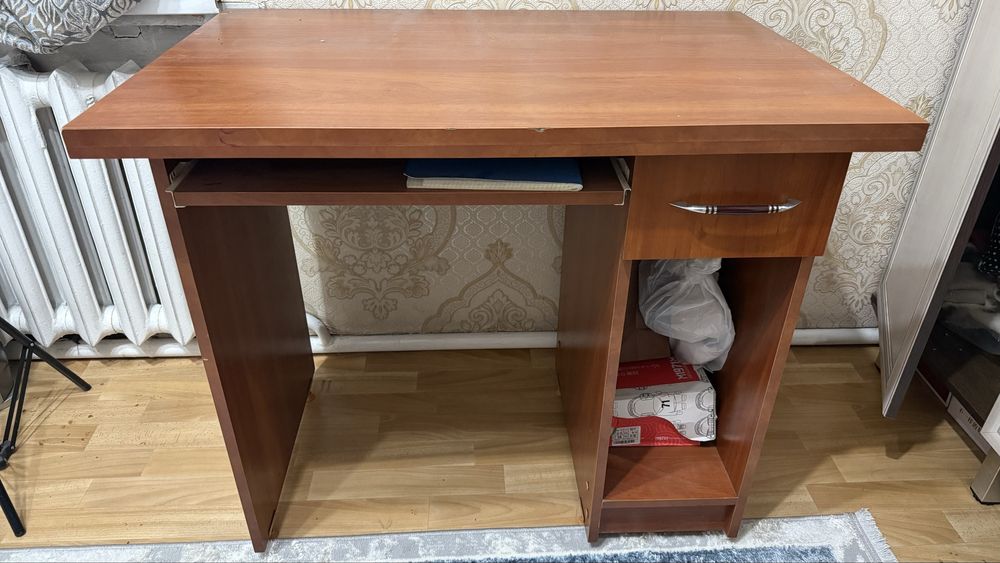 Стол для компьютера б/у