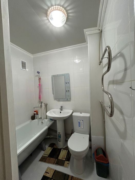 Продается 2ком в 3мкр на 4эт