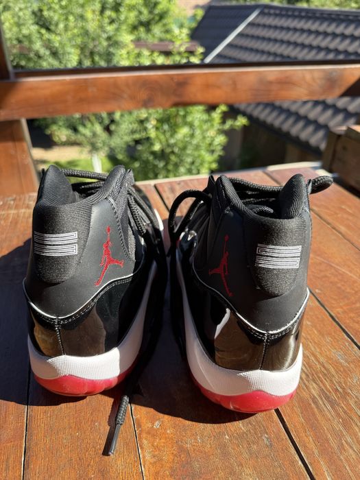 Air Jordan 11 Retor Bred