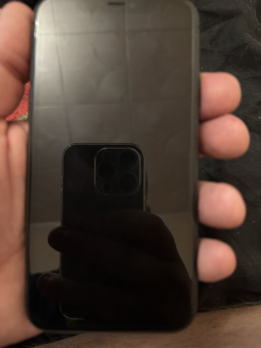 продам айфон 11 на 64 гб