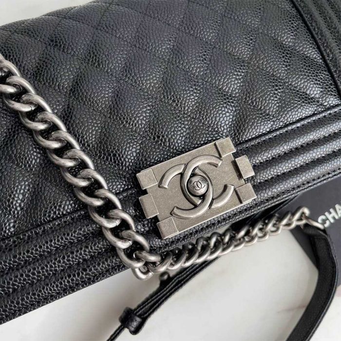 Geanta Chanel Boy