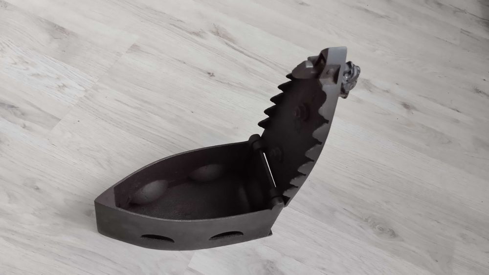 Fier de calcat vechi obiect de colectie sau decor