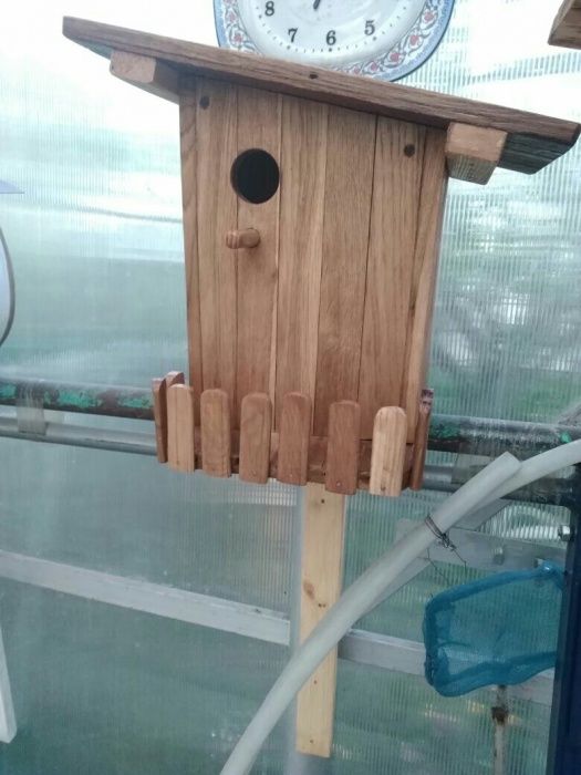 Скворечник из дерева