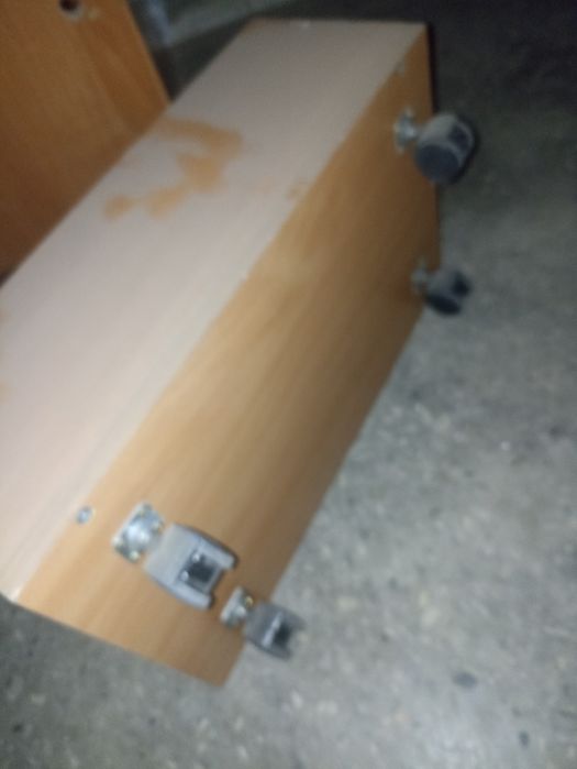 Тумба на колесах для пк