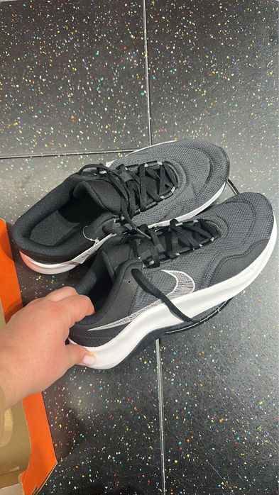 Продам Кроссовки Nike