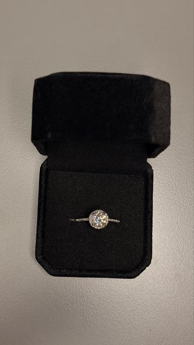 Пръстен с moissanite VVS1, 1.0 карата.