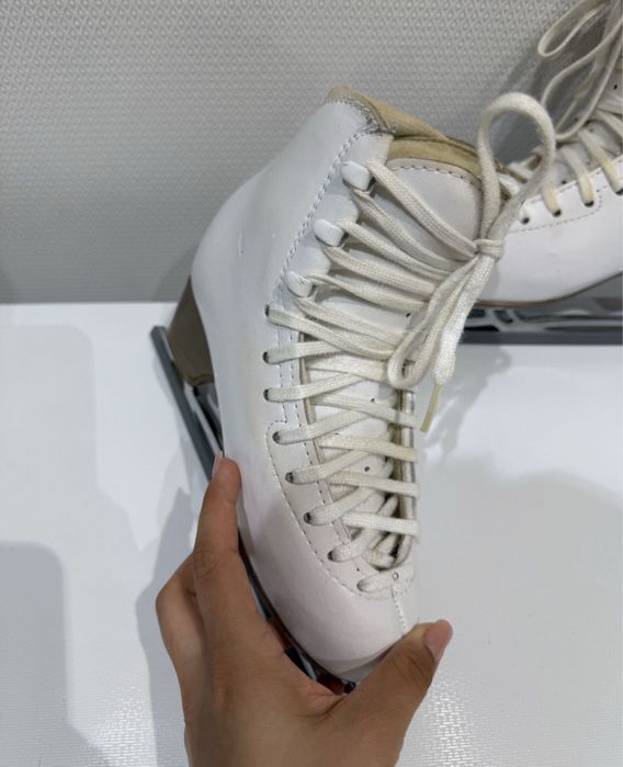 Продам коньки EDEA