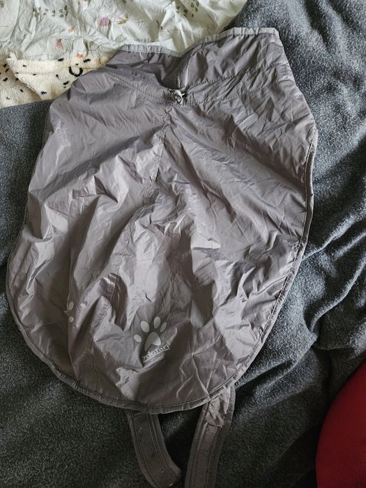 Чисто ново яке за средно голямо куче