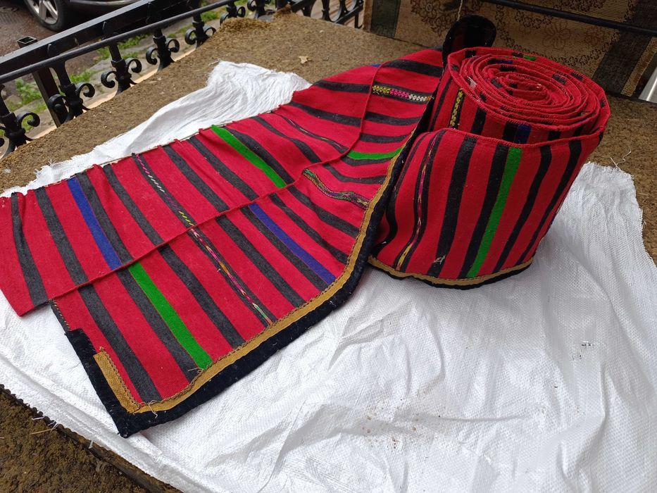 Ръчно тъкан плат със сърмена лента – 9 метра, двойна ширина