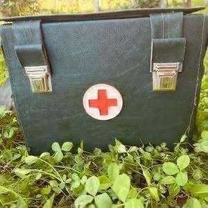 Ретро чанта първа помощ