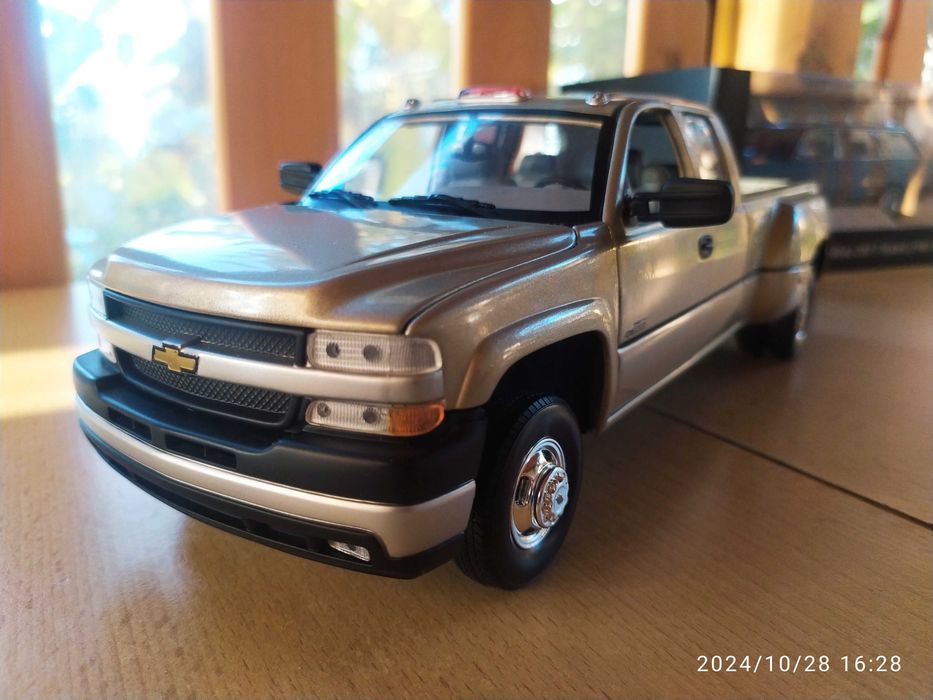 ミニカー ANSON 1/18 Chevrolet Silverado 3500 ANSON 1/18 シボレー Silverado 3500