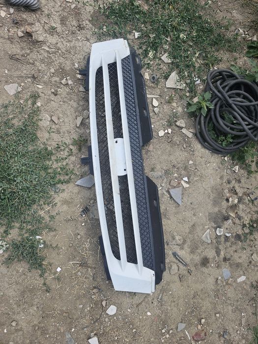 Grila bara fata Iveco Daily Euro4 2006-2010