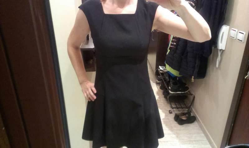 Нова с етикета, малка,стилна черна рокля и бял топ нови  ПОДАРЪК