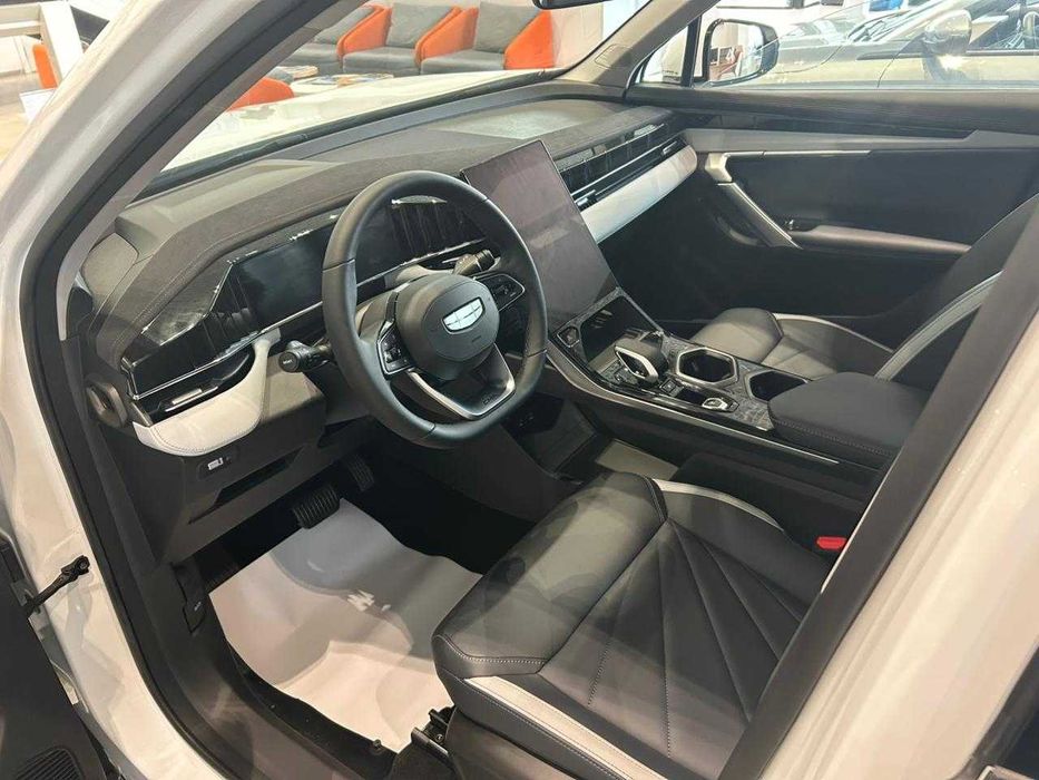 Geely ATLAS  2025 года.