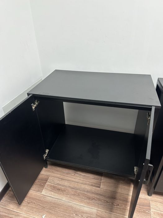 Продам 2 шкафчика. Цена указана за оба, возможен торг.