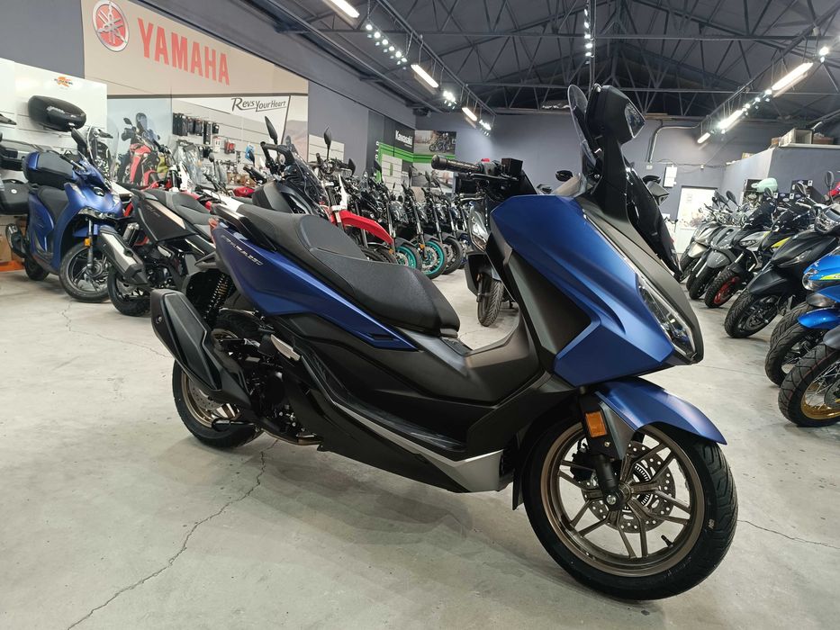 Honda Forza 125 MY25 se conduce cu B125 - Honda Constanta by EST BIKE