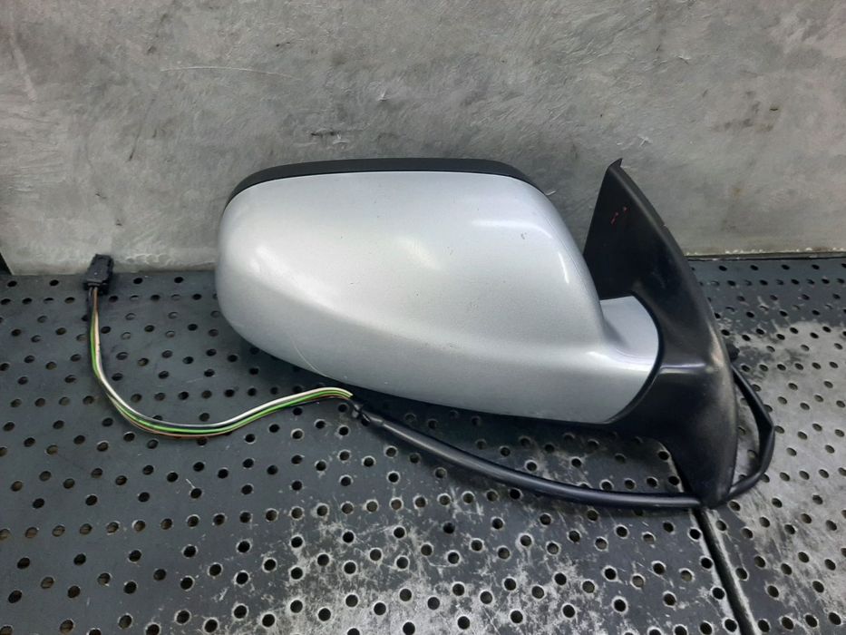 oglinda electrica pentru piese dreapta 6 fire peugeot 307 96577209