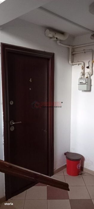 Metrou Eroii Revoluției  - Garsonieră