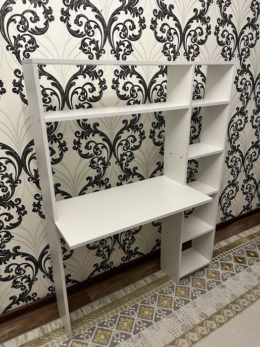 Кітап сөресі жаңа