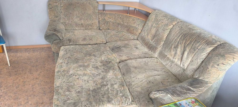 Мягкий уголок: диван + 2 кресла.