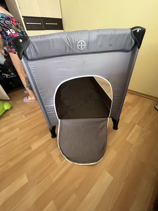 Сгъваема детска кошара