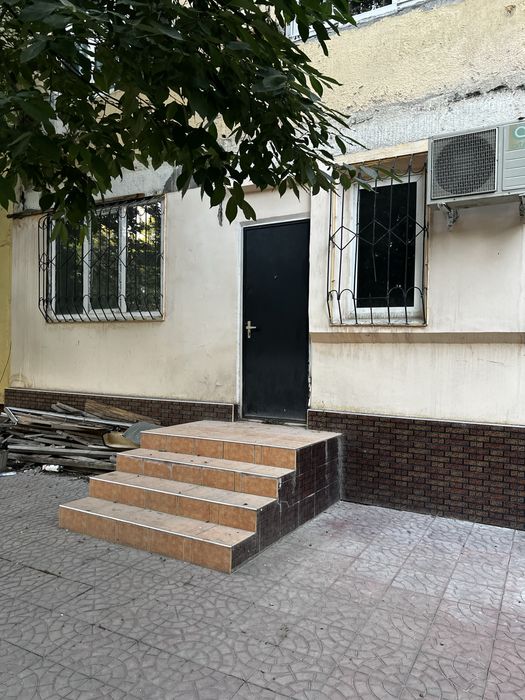 Продается 2/1/4 Юнусабад 12 под офис нежилой