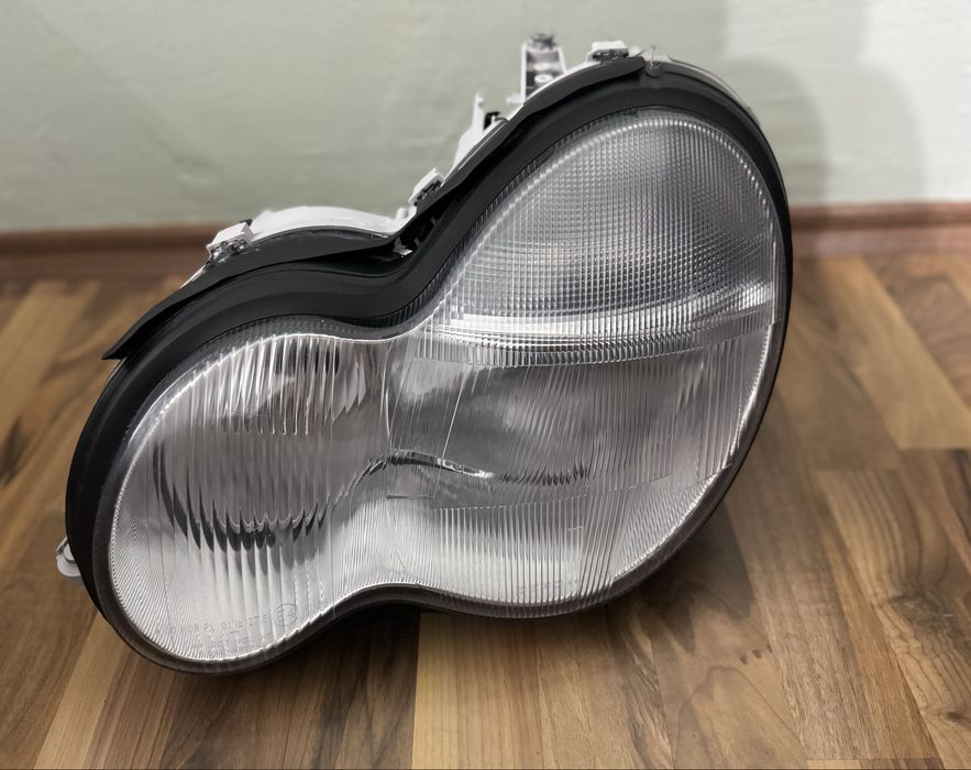 Ляв фар за Мерцедес ц-клас w203