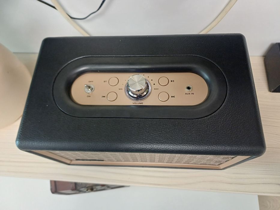 Boxa Bluetooth model retro,noua!