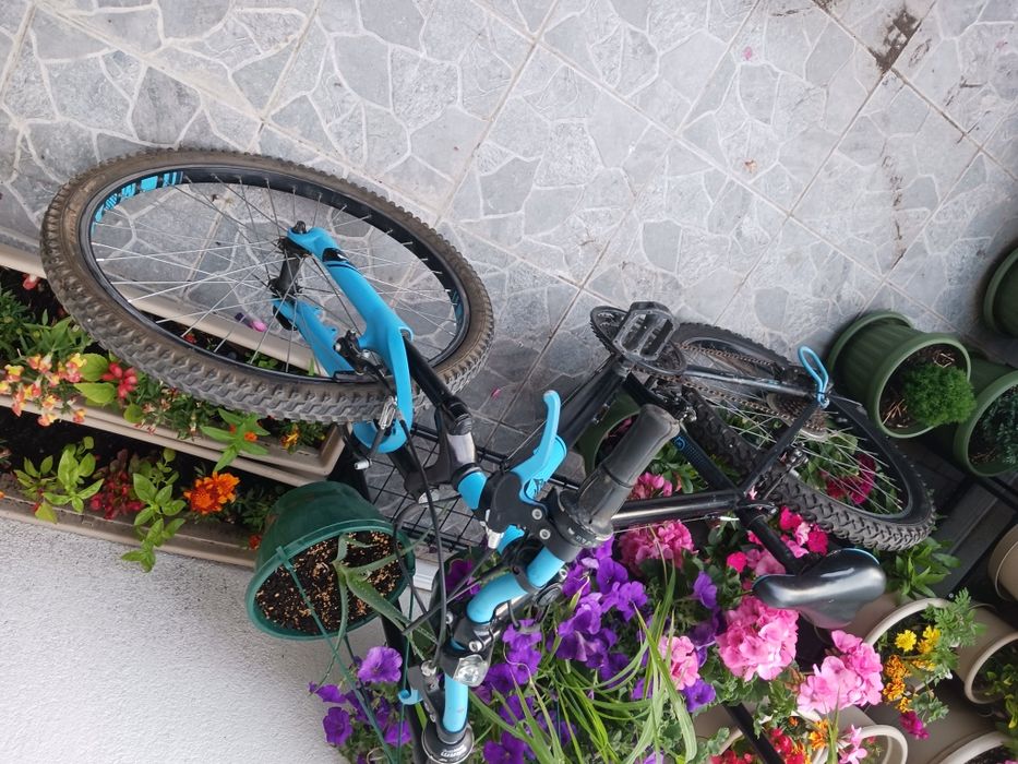 Vând bicicletă B twin roti 24"