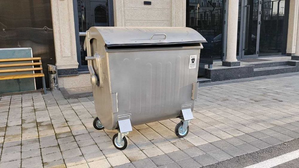 Металлический мусорный бак 1100 л