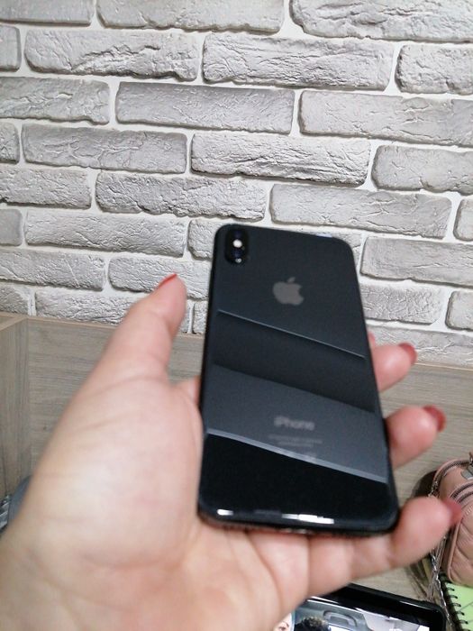 Продам срочно Айфон xs grey в отличном состоянии