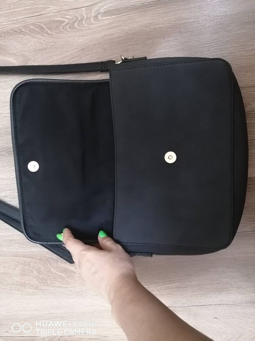 Стильная фирменная сумка