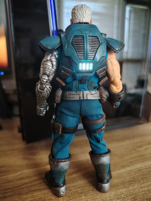 Mezco Toys One:12 Collective Cable