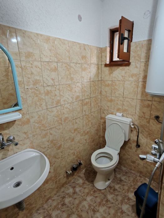 Дава се под наем Етаж от къща в Смолян, Невястата - 25 кв.м за 76.5 € - Снимка #1