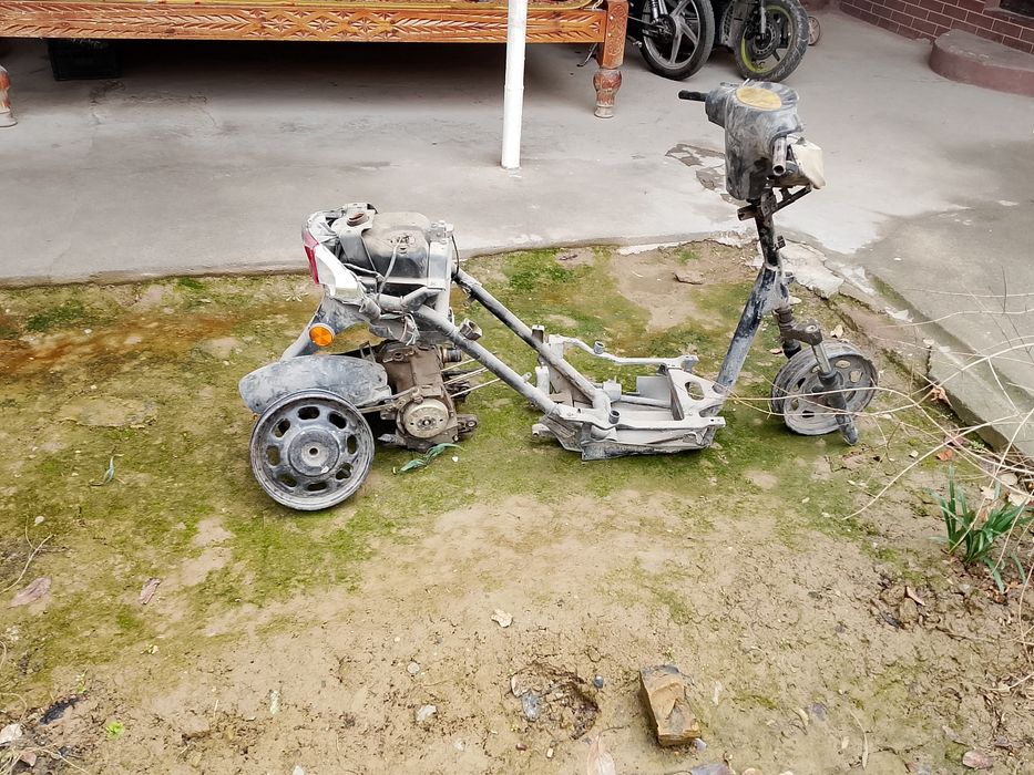 Skuter lar uchun zapchastlar bor