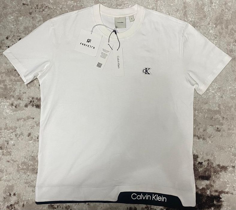 Vand tricou nou de barbati Calvin Klein