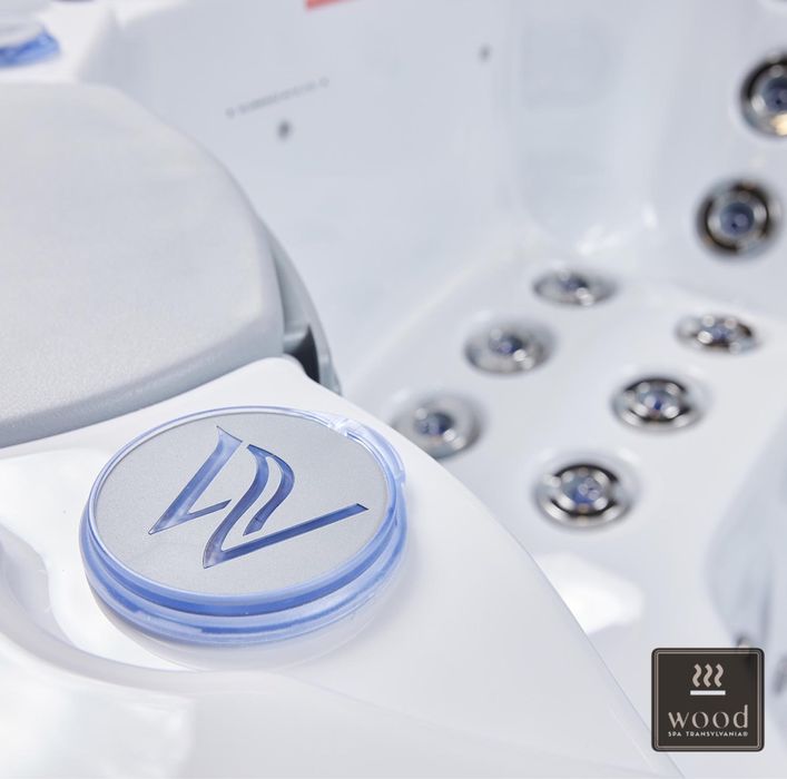 Jacuzzi - Minipiscina - Ciubar - PRAGUE LIFE DELUX Wellis