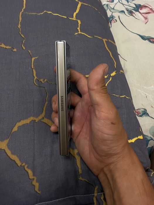 Samsung Galaxy z fold 6