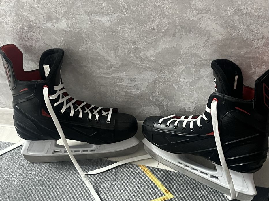 хоккейные коньки botas