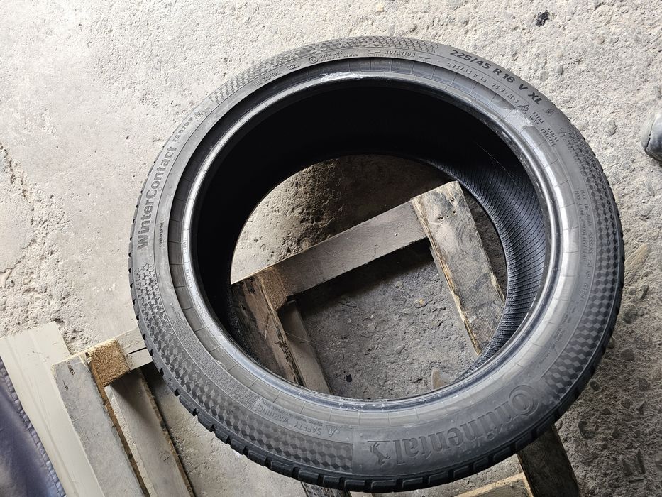 4 anvelope iarna 225 45 18 Continental 2021 6.2mm