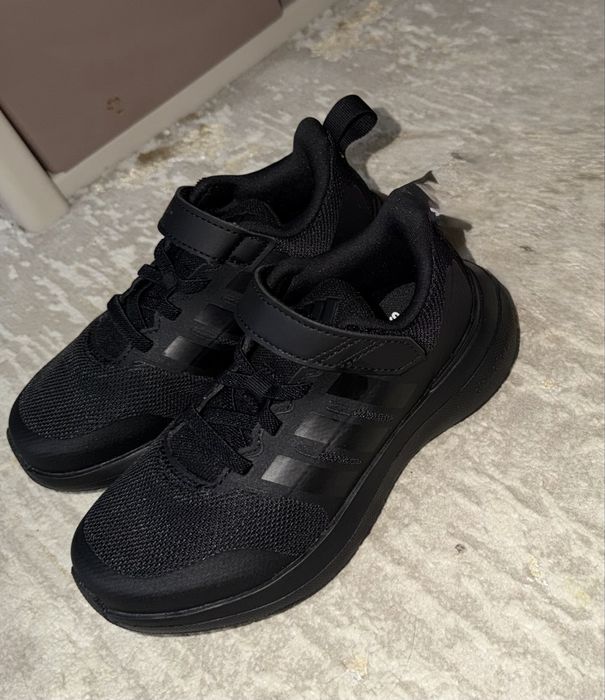Новые Adidas original детские кроссовки